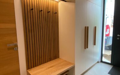 Freundlicher Eingangsbereich mit Stauraum