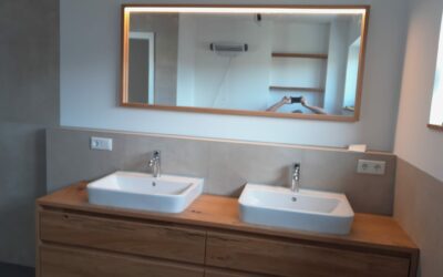 Badmöbel in Risseiche Echtholzfurniert mit Griffmulden