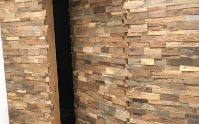 Individuelle Wandverkleidung mit integrierter „Geheimtüre“